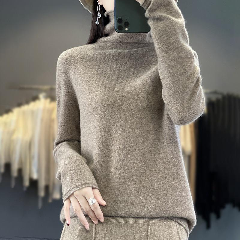 Women's Plus Size Mock Neck Wool Sweater: Soft, Skin-Friendly, Rolled Hem, Perfect for Autumn & Winter.