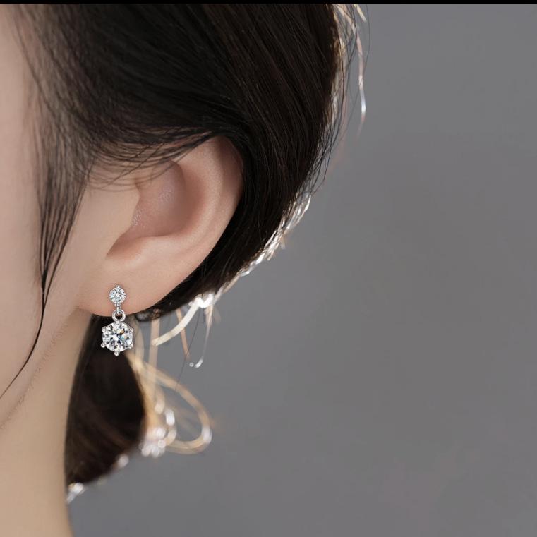 2023 Trend: Women's Sterling Silver Diamond-Inlaid Double Zircon Earrings with Niche Design