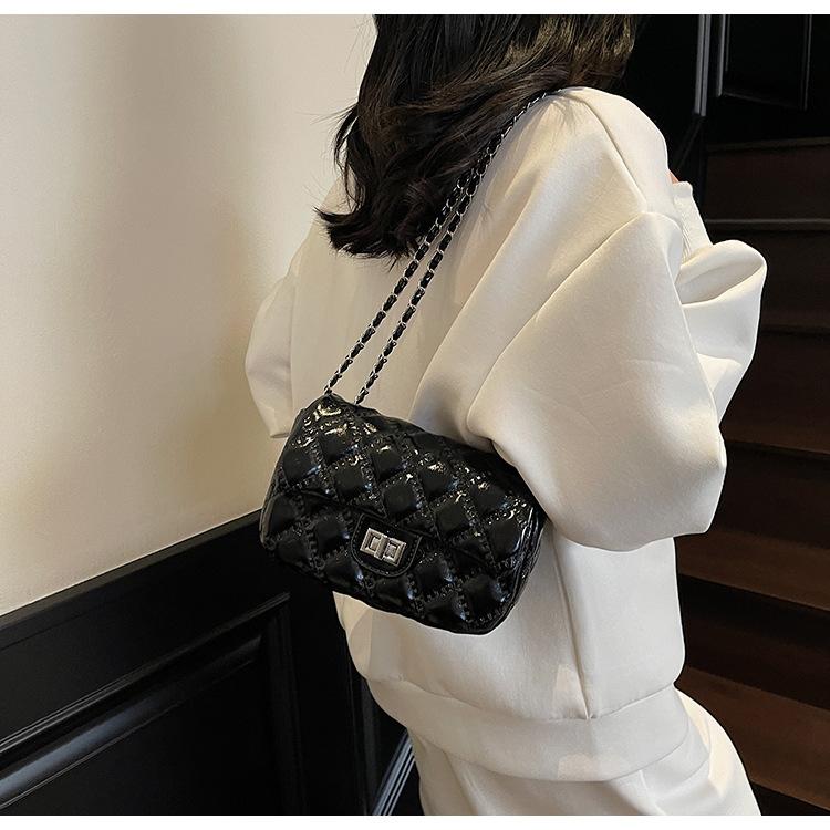 Rhombus chain bag women's new summer niche shoulder messenger bag versatile small square bag