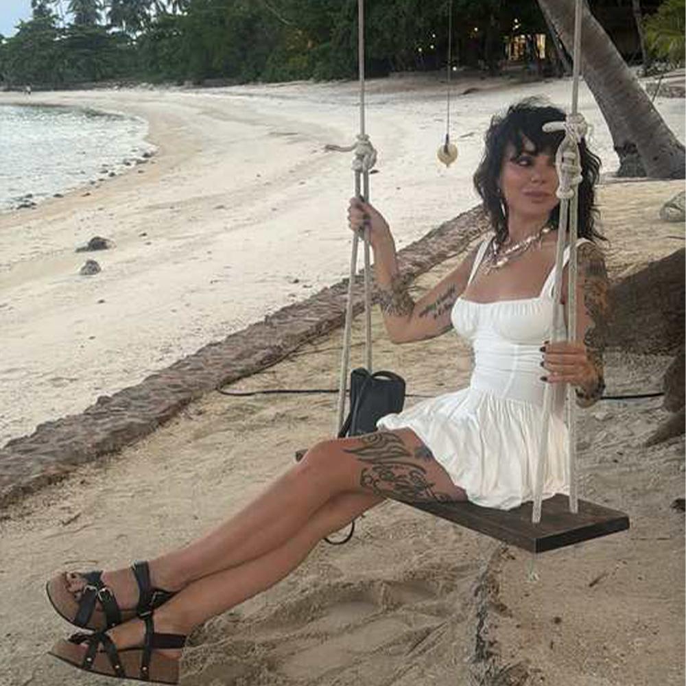 Spaghettiträger Puffiges Mini Kleid Neckholder V-Ausschnitt Uni Slim Plissiert Knospe A-Linie Kurzes Kleid