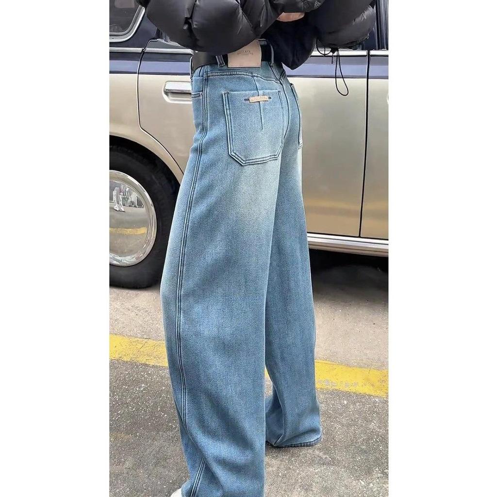 Women's High-Waist Light Blue Denim Wide-Leg Pants with Plus Velvet, Curved Leg, Perfect for Autumn/Winter 2025.