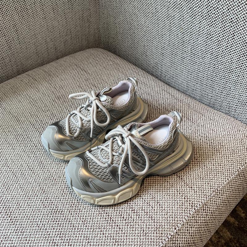 

Версия из коровьей кожи~ полированные кроссовки на платформе в стиле «папины кроссовки» для женщин, новые универсальные дышащие повседневные спортивные туфли с сеткой, увеличивающие рост, 2025 40 шампанского