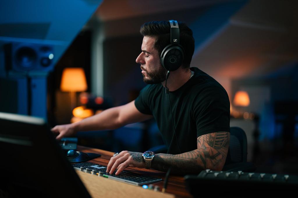 Sennheiser HD 490 PRO offene Studio-Monitor-Kopfhörer 700286 dearVR enthalten Kabelgebunden Deutsches Design Offener Typ Beinhaltet 2 Paar einzigartige Ohrpolster für