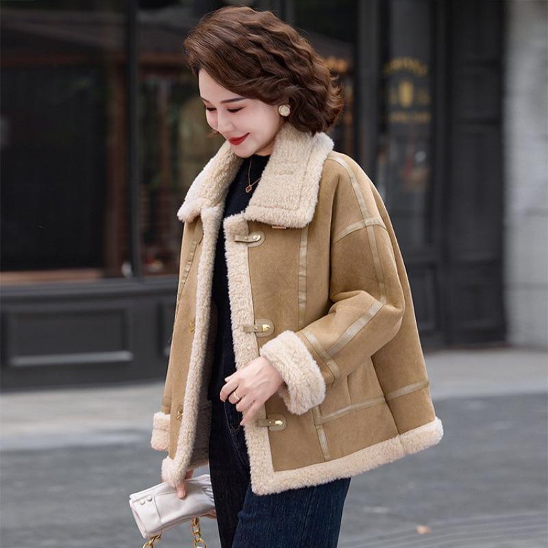 Women's Fur Integrated Autumn and Winter Coat Fleece Thickened Small Medium and Old Coat Short Top