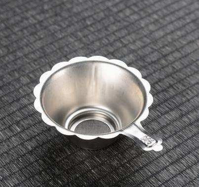 Stainless Tea Strainer with Double Layer Fine Mesh and Decorative, Large Size for Loose Leaf Tea Brewing