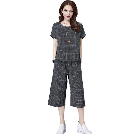 Dámský kostkovaný dvoudílný outfit, ležérní top s krátkým rukávem a kulatým výstřihem, sada zkrácených kalhot s kapsami, letní volná souprava na doma