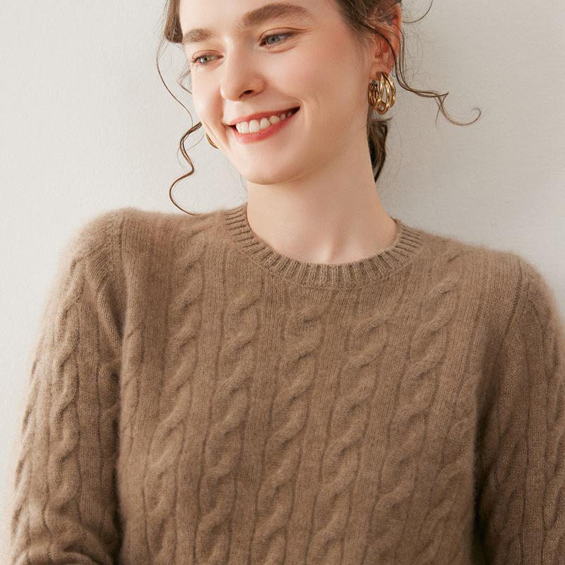 Women's Cashmere Cable Knit Sweater—Round Neck, Thickened, Loose Fit, Casual Pullover for Autumn and Winter.