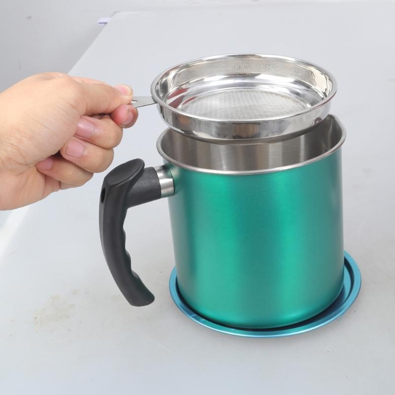 Practical Oversized Oil Storage Canister With Detachable Fine Filter Food Grade Materials and Visible Liquid Levels