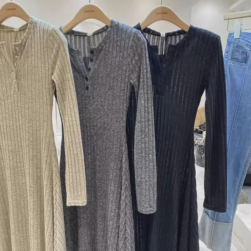 Women's Slim Fit French-Style Knit Dress - Waist-Hugging, Half-Open Collar, Solid Color, Autumn/Winter.