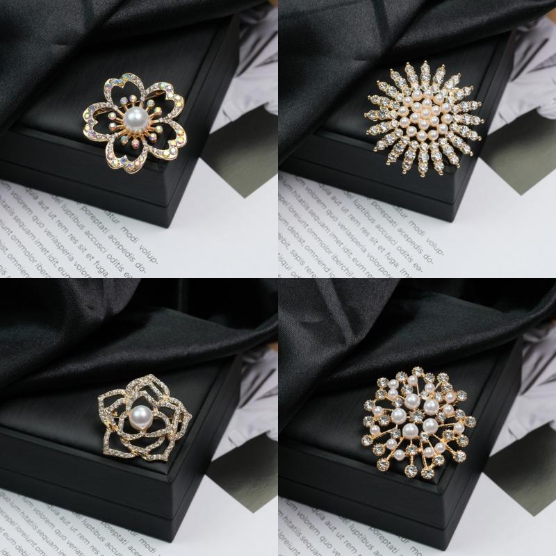 1Pcs Lady  Flower Brooches Exquisite Pearl Sunflower Brooches Lapel Pin Corsage Coat Wedding Jewelry For Women