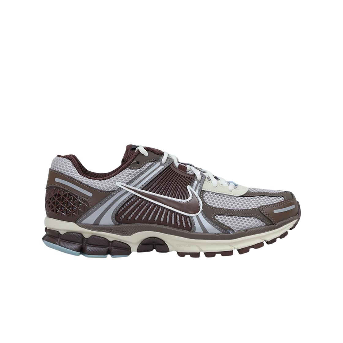 

Женские кроссовки Nike Zoom Vomero 5 Light Iron Ore Earth Fossil FD9920-022
