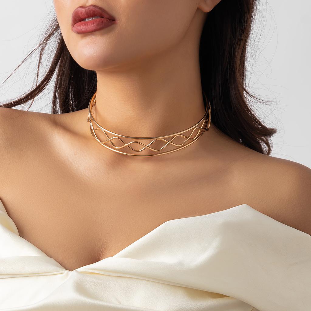 Einfacher Und Kalter Metallhalsband Choker Mode High-End Kreuz Kontur Offener Halsreif