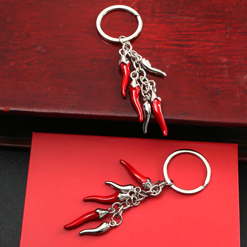 Portachiavi Creativo Metallo Peperone Rosso Mini Ciondolo Peperone Accessori Portachiavi in Lega Set Cuffie Accessorio Auto Portachiavi