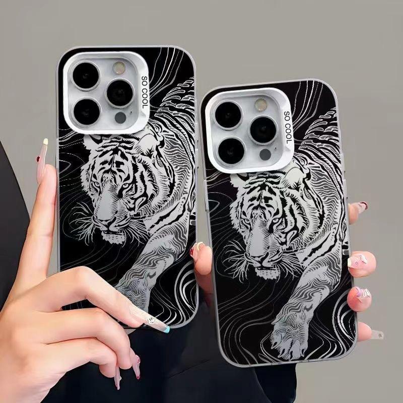 Cool White Tiger Design for iPhone 18 Pro Max, iPhone 12, iPhone 14 Plus, and iPhone XS (Style, Hard).