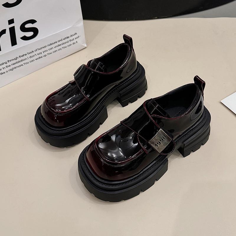 

Женские лоферы на платформе 2025 новая летняя весенняя и осенняя одинарная обувь Мэри Джейн женская обувь популярный британский стиль маленькие кожаные туфли 40