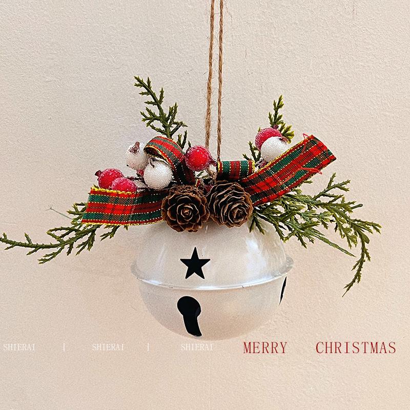 Imitation Noble Mini Christmas Wreath Car Ornament: Festive Window Display Pendant