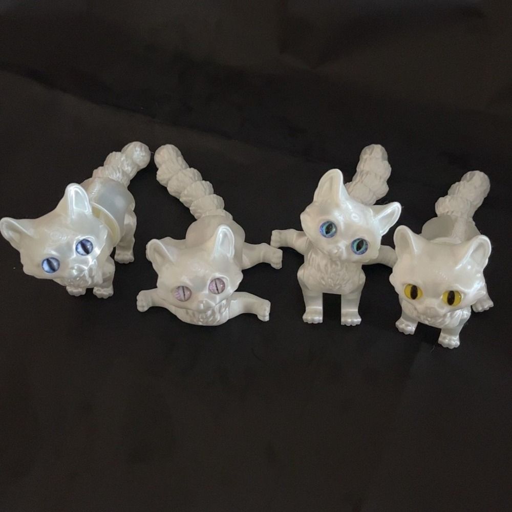 Plastic Material Articulated Cats Big Eyes 3D Printed Cat Figure  Room Decoration