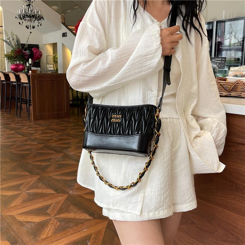 New Retro Handbag Versatile Pleated Pillow Bag Women's High-end Shoulder Messenger Bag