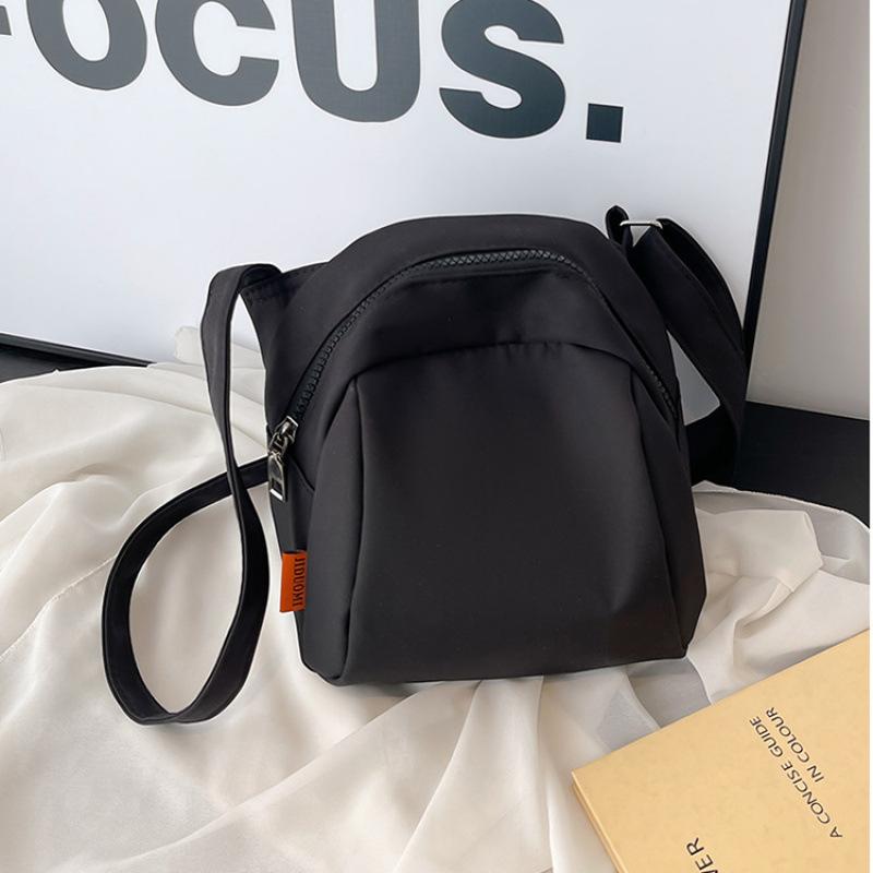 

Large Capacity Shell Shoulder Bag for Women Lightweight Waterproof Nylon Crossbody Bag New Fashion Casual Tote Purse Daily Use чёрный