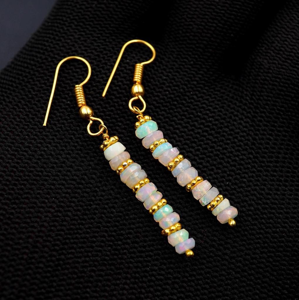Orecchini Opale Etiopico, Perline in Oro 14k, Pietra Preziosa Multi Fuoco