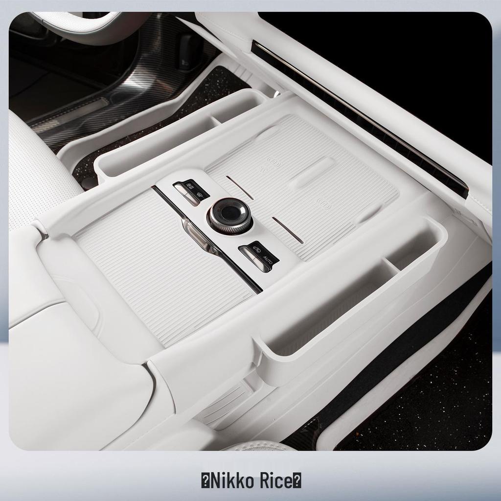 Lynk & Co 900 Car Wireless Charging Pad with Storage Silicone Mat