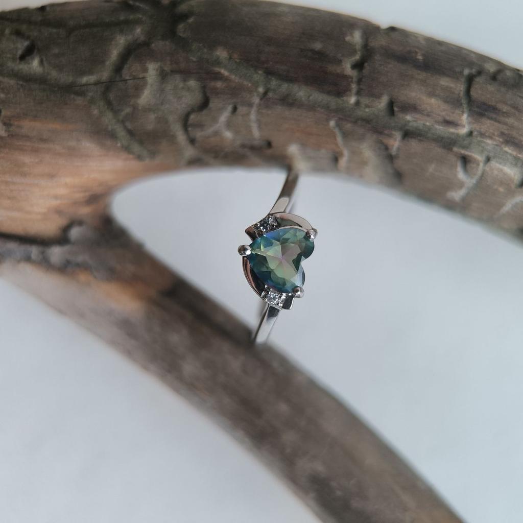 Silver Ring with Mystic Topaz 0.613ct, Item Weight 1.62 G (2191308)