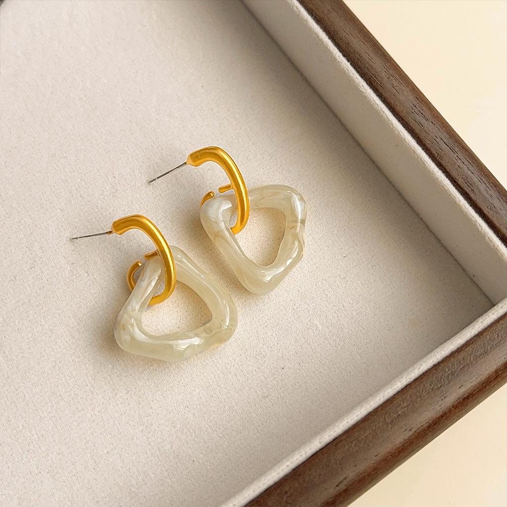 Vintage Maillard Coffee Earrings Women's Literary Temperament Acrylic Smudge Earrings Niche High-end Autumn and Winter Earrings