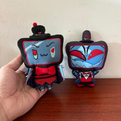 Neueste Super Cool Mit Mantel Bunt 3V Vox Anime Animationsfigur Hazbined Plüschtiere Hotel Plüschtier Puppe Schreibtischdekoration