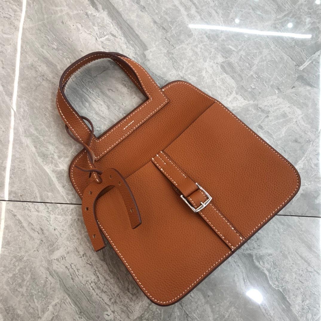 

2025 New horseshoe bag first layer cowhide gold buckle silver buckle portable messenger genuine leather women s bag popular bag 21x6x21cm