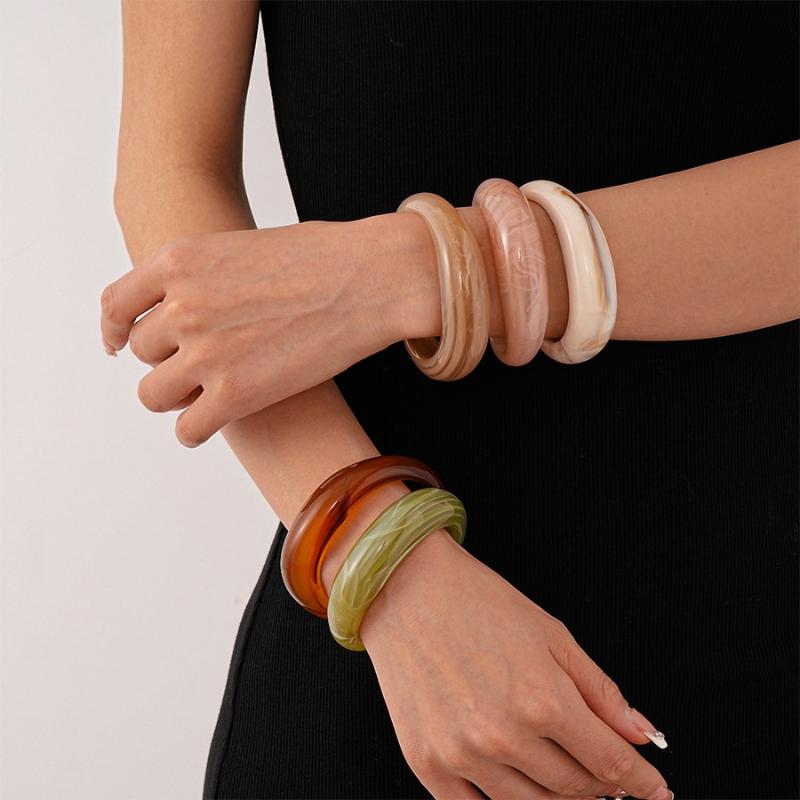 Smooth Round Acrylic Cuff Bangles For Women Vintage Exaggerated Jelly Color Smudging Bangle Wide Resin Bracelet Accessories