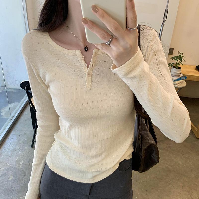 

Европейские товары светло-серый ажурный жаккардовый с застежкой-пряжкой снизу рубашка дизайн чувство небольшого повседневный стройнящий все длинный рукав футболка женская XL