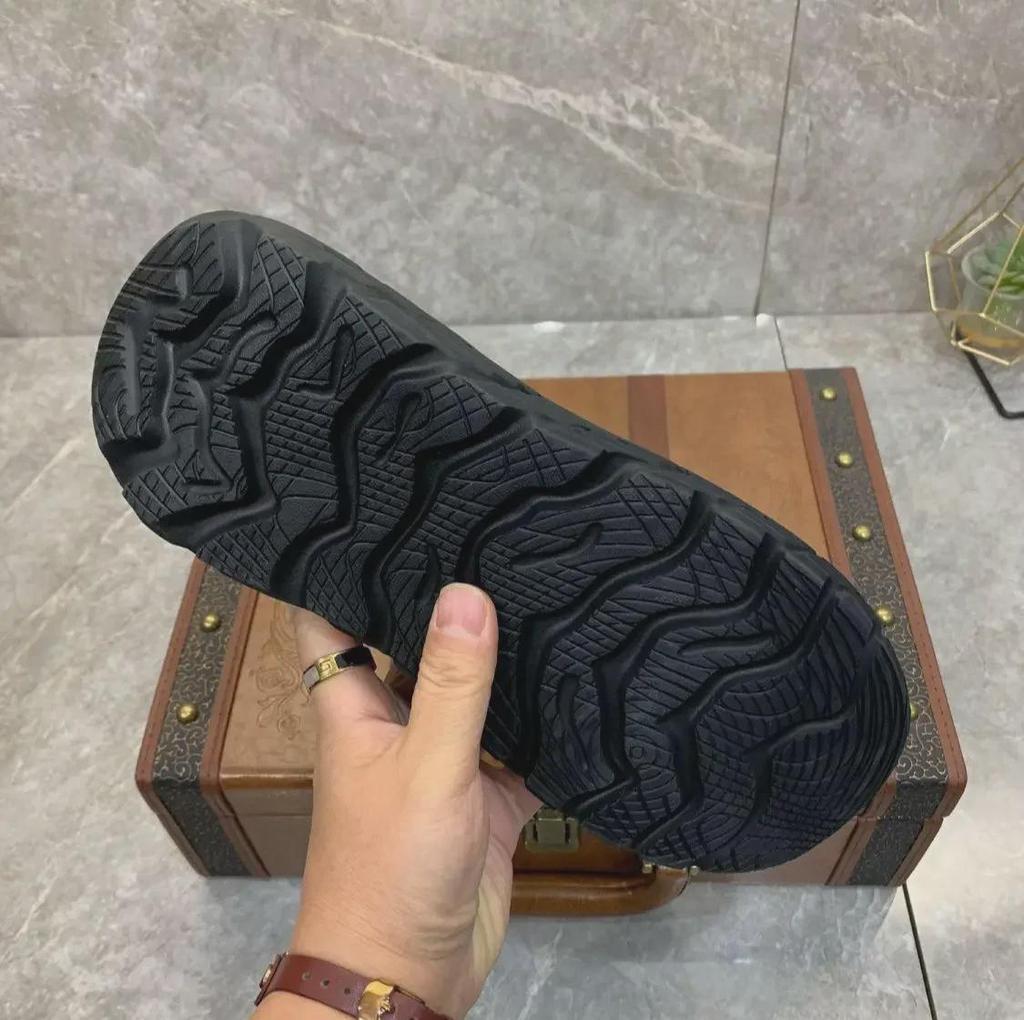 Europäische leichte Luxus Herren Frühling Slip-On Sportliche Strick-Sneakers