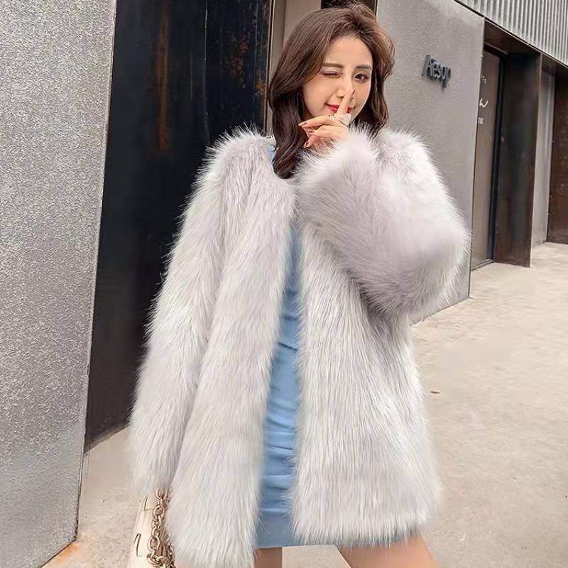 Autumn and Winter New Fashion Imitation Fox Fur Coat Women's Clothing Medium and Long Temperament Wool Coat