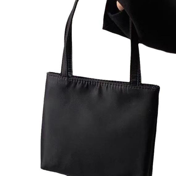 Nylon mini handbag tote women's bag is simple and portable when going out, and office workers carry small bags with new models.