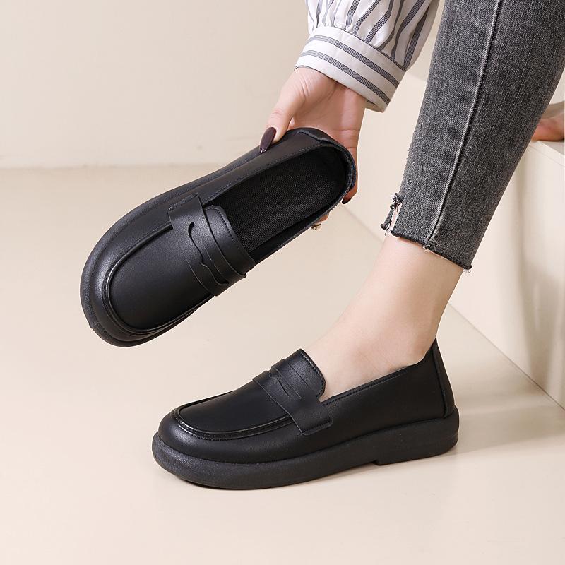 Women's shoes loafers 2025 spring new British retro style flat heel one pedal casual shoes artificial leather small leather shoes