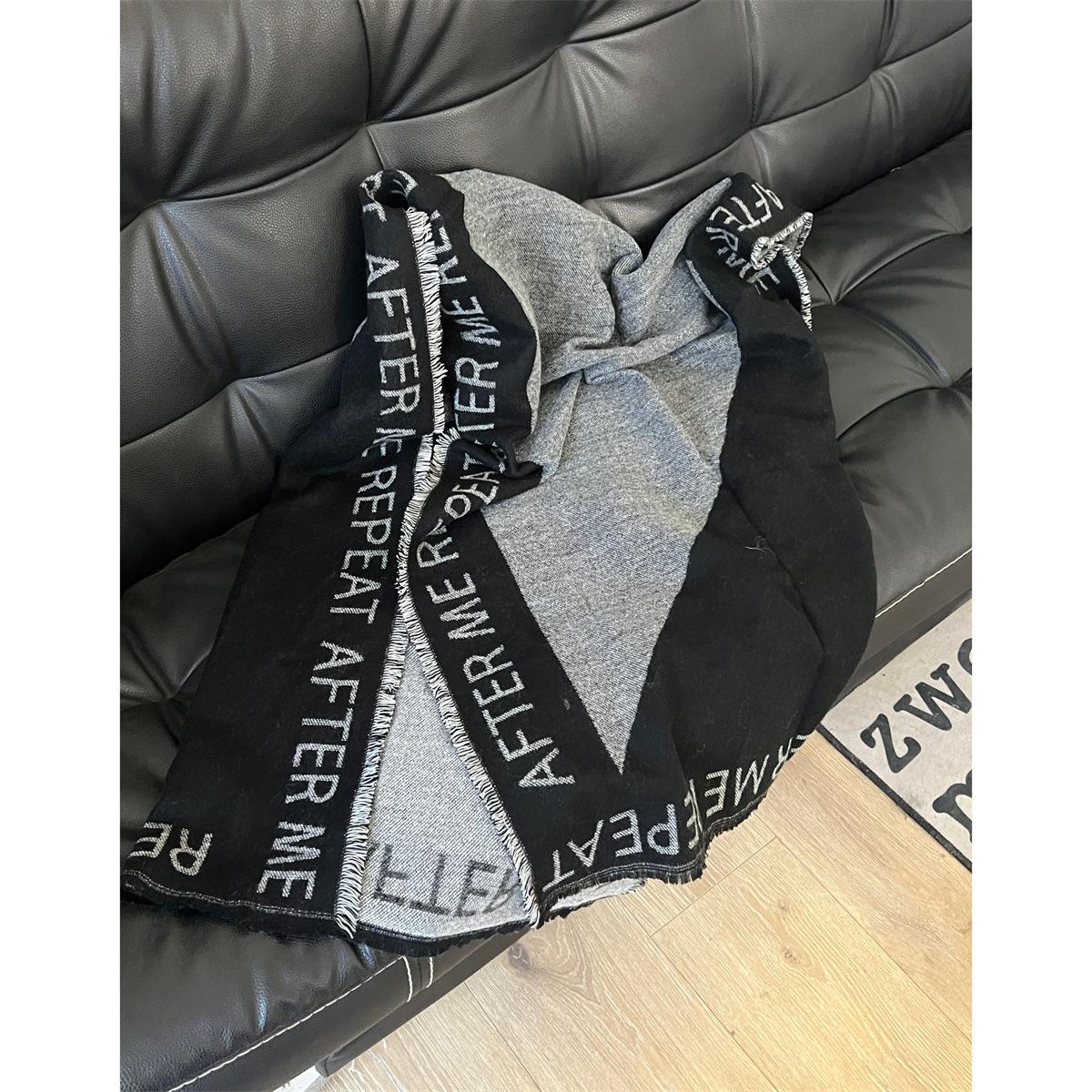 

Женский новый нишевый высококачественный шарф, темная и прохладная ветрозащитная шаль, теплый и толстый ветрозащитный шарф для осени и зимы 195 * 65cm чёрный