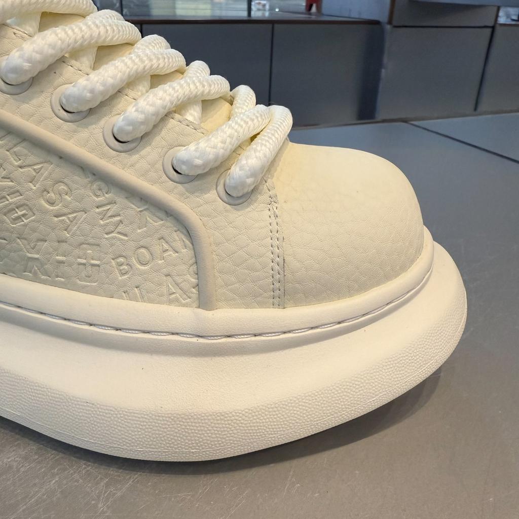 Men 's Casual Four Seasons Fashion Skateboarding Students Comfortable Sneakers Boys Trending Soft Sole Breathable Shoes