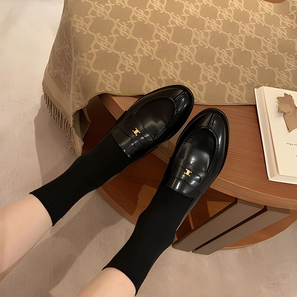 Strictly Selected Cowhide Version~ Grape Mother Same British Round Head Arc De Triomphe Gold Buckle Low Heel Loafers Women's Small Leather Shoes