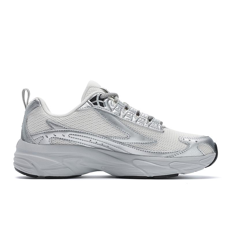 Fila Urteil Pfeil Regenschuhe Mode Lässig Sportlich Trendig Vielseitig Niedrig geschnitten Laufschuhe Damen Sneaker Weiß Silber F12W522135FWS