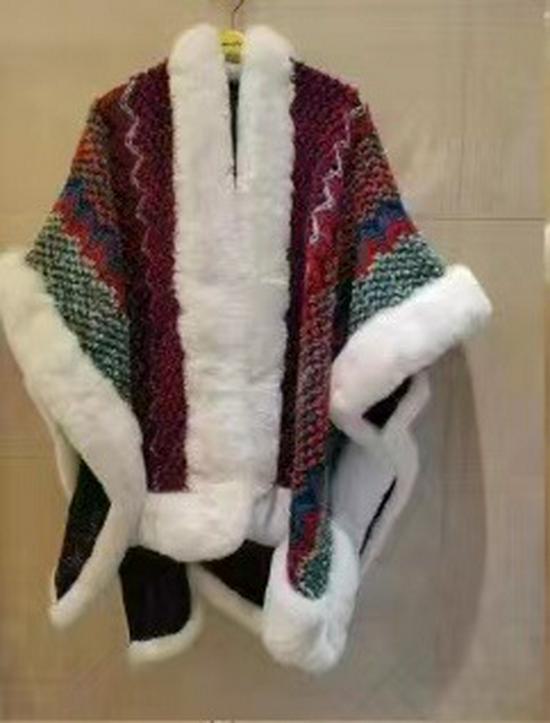 Rabbit Fur Shawl Women's Outerwear: New Autumn/Winter Fashion Cloak with Thickened Collar
