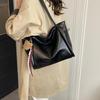 Korean Style Minimalist Women’s Shoulder Bag - Autumn/Winter 2025 Retro Design