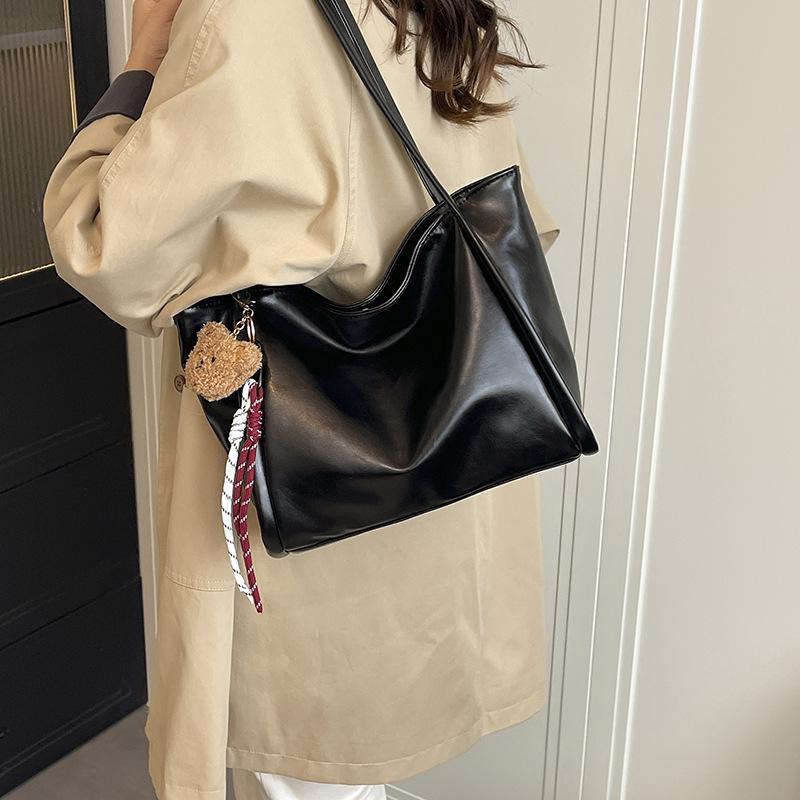 Korean Style Minimalist Women’s Shoulder Bag - Autumn/Winter 2025 Retro Design