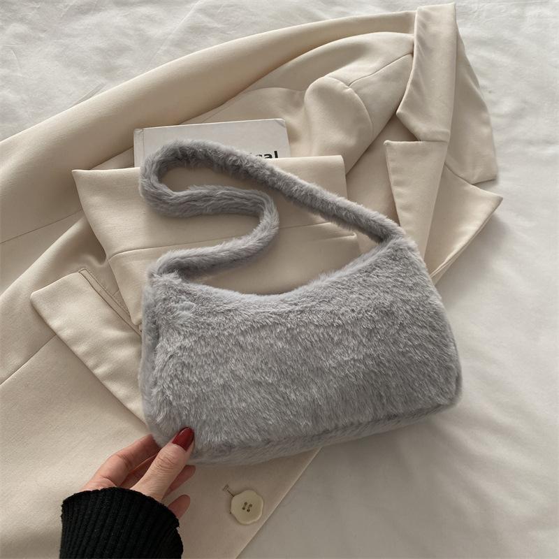 

Plush small bag women s 2025 spring new fashionable versatile Mao Mao hand bag shoulder handbag small square bag women серый