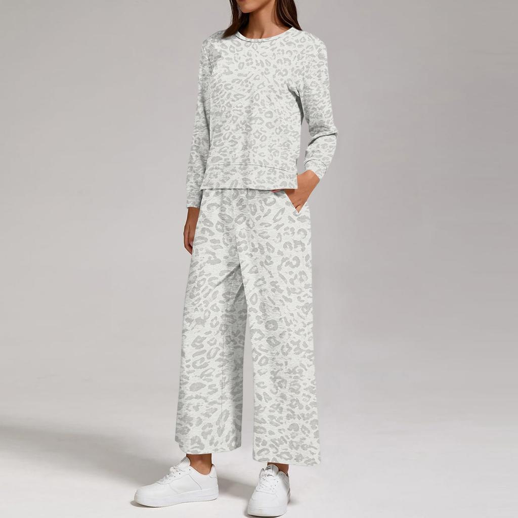 Women's Casual Loose Fit Two Piece Sweatshirt and Pants Set with Round Neck, Printed Design and Split Hem