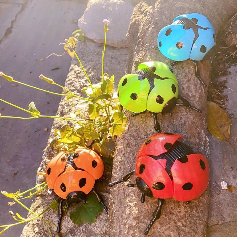 Winding spring seven-spotted ladybug children's toy/Simulated beetle Golden Turtle Swaying Ladybug/Children's cognitive toy