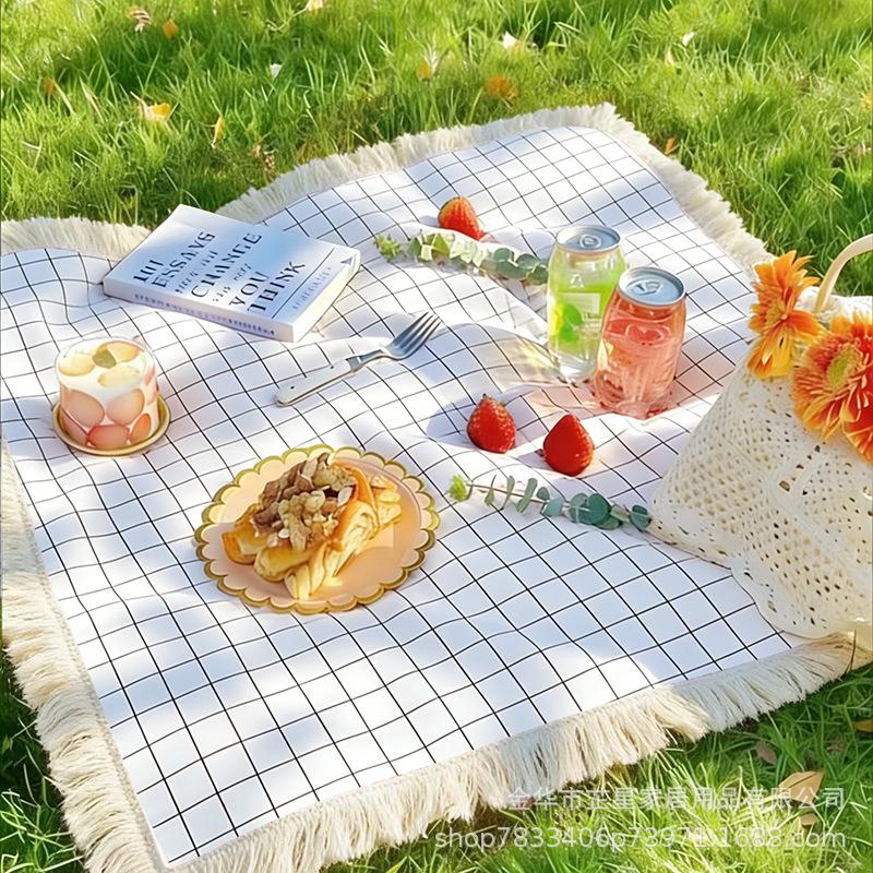 

Yellow grid moisture-proof fabric mat anti-thickened picnic floor mat picnic mat outdoor camping floor mat household picnic mat cloth 30*60cm [small cover]