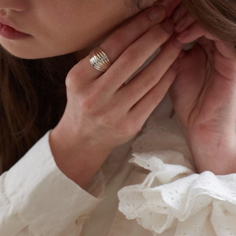 Oar Volume Shell Ring