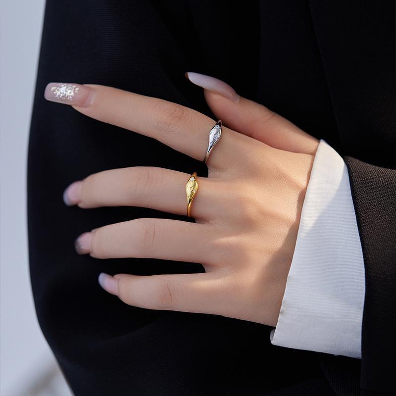 Banyan Tree S925 Silver Polaris Oval Star Diamond Ring - French Design for Women