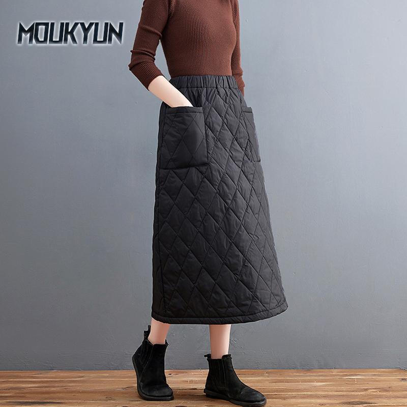 

Зима и осень новые утолщенные теплые хлопковые эластичные тонкие юбки с высокой талией и карманами черного цвета M