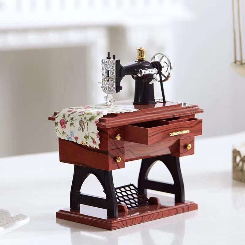 Sewing Machine Mini Music Box Vintage Wind-up Music Box Desktop Decoration Creative Birthday Gift Clothing Store Decoration